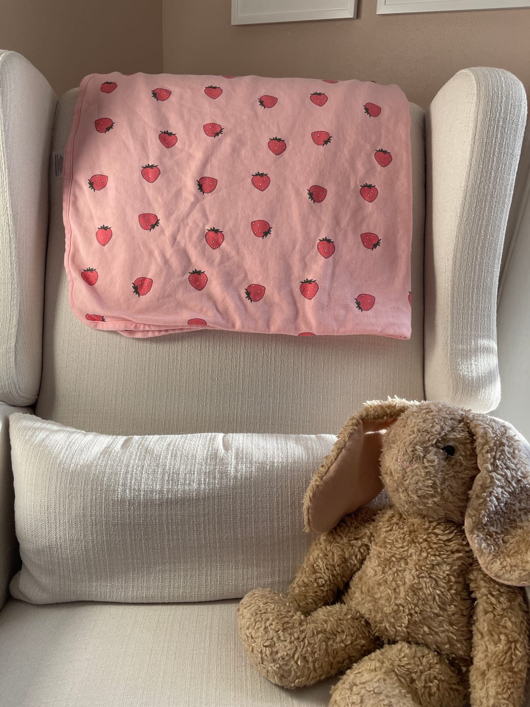 Customer photo review of Toddler Blanket, 4 Season® Merino Wool & Organic Cotton Blanket, 52.5" x 40", Strawberry