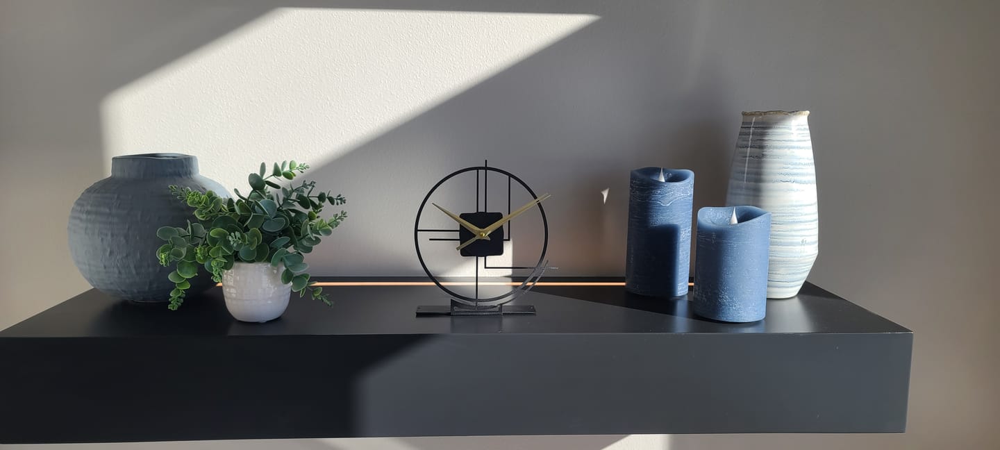 Customer photo review of Modern Geometric Tabletop Clock With Minimalist Design