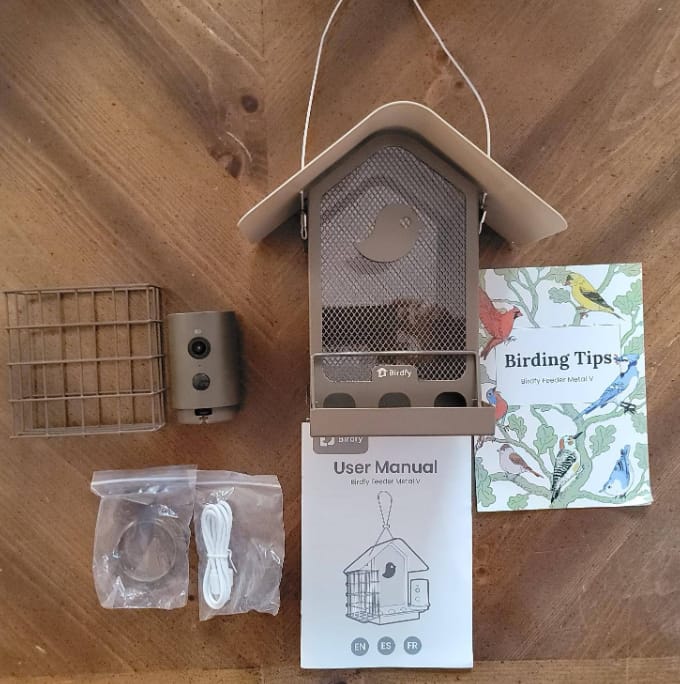 Customer photo review of Birdfy Feeder Metal V - Smart Metal Feeder with Camera