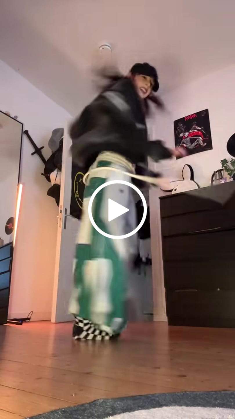 Customer video review of Aelfric Eden Boxy fit 77 Stripe Zip Hoodie – Acid Wash