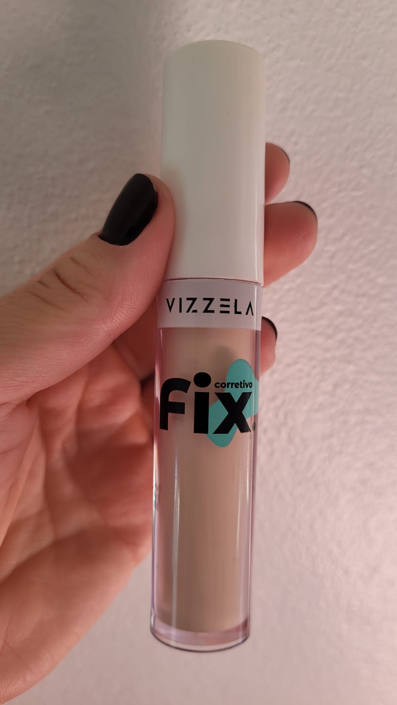 Customer photo review of Corretivo Líquido FIX - Vizzela