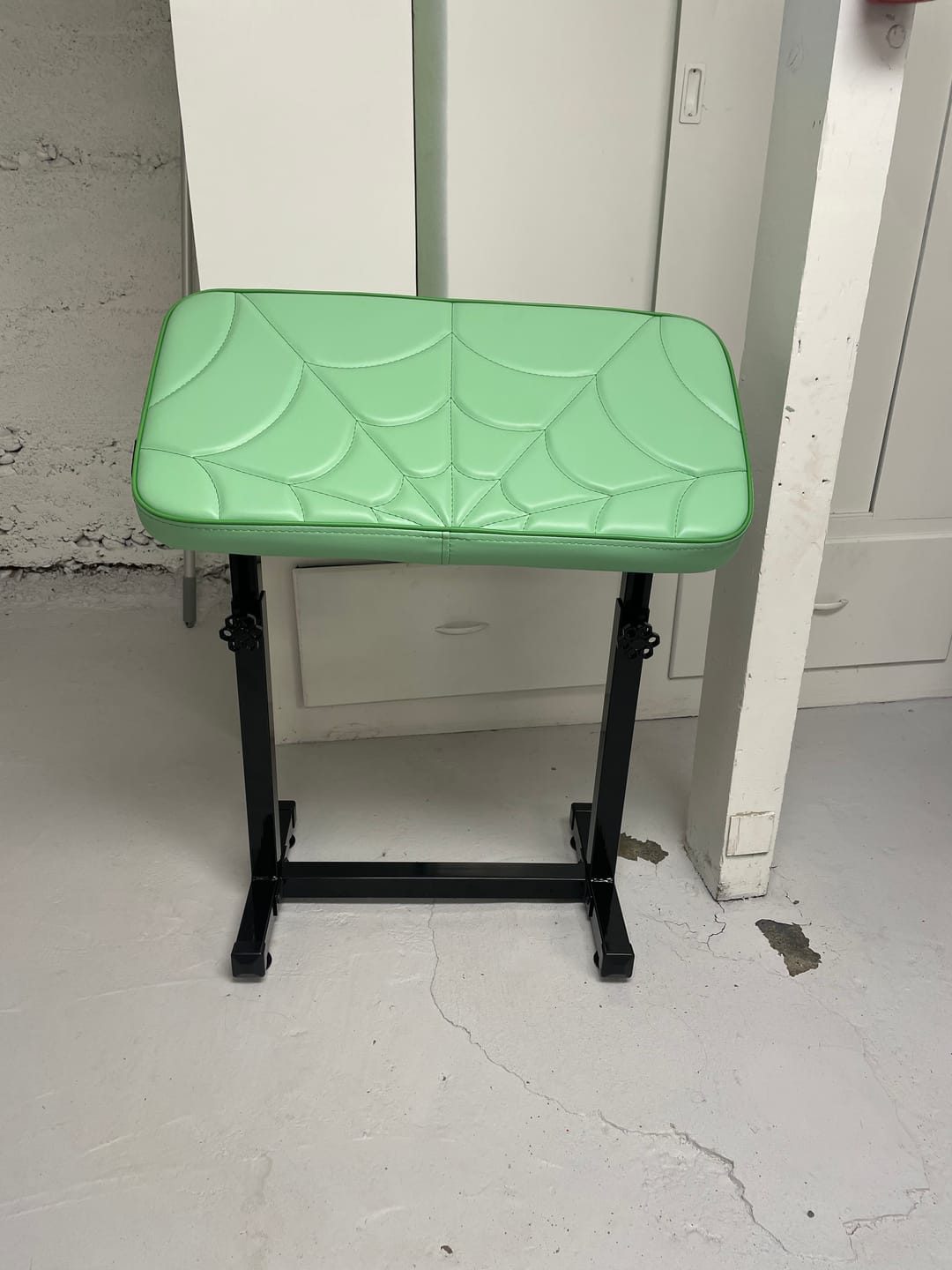 Customer photo review of Original Tattoo Armrest XXL FAT BOY - pillow size 70x37cm