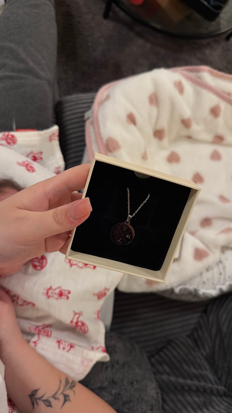 Customer photo review of Halskette Initialen