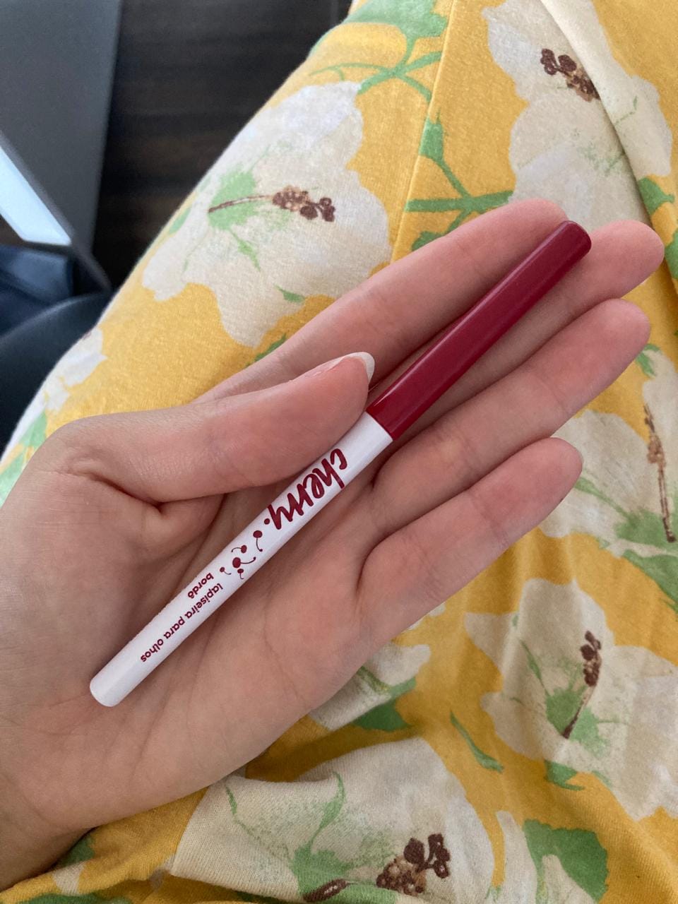 Customer photo review of Lapiseira para Olhos Bordô - Cherry - Vizzela