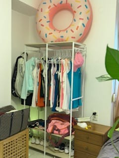 Customer photo review of Ανοιχτή Ντουλάπα Κρεμάστρα Ρούχων Ράφι για Παλτό 40 x 94,5 x 180 εκ Λευκό Δρυς RG-R004W67