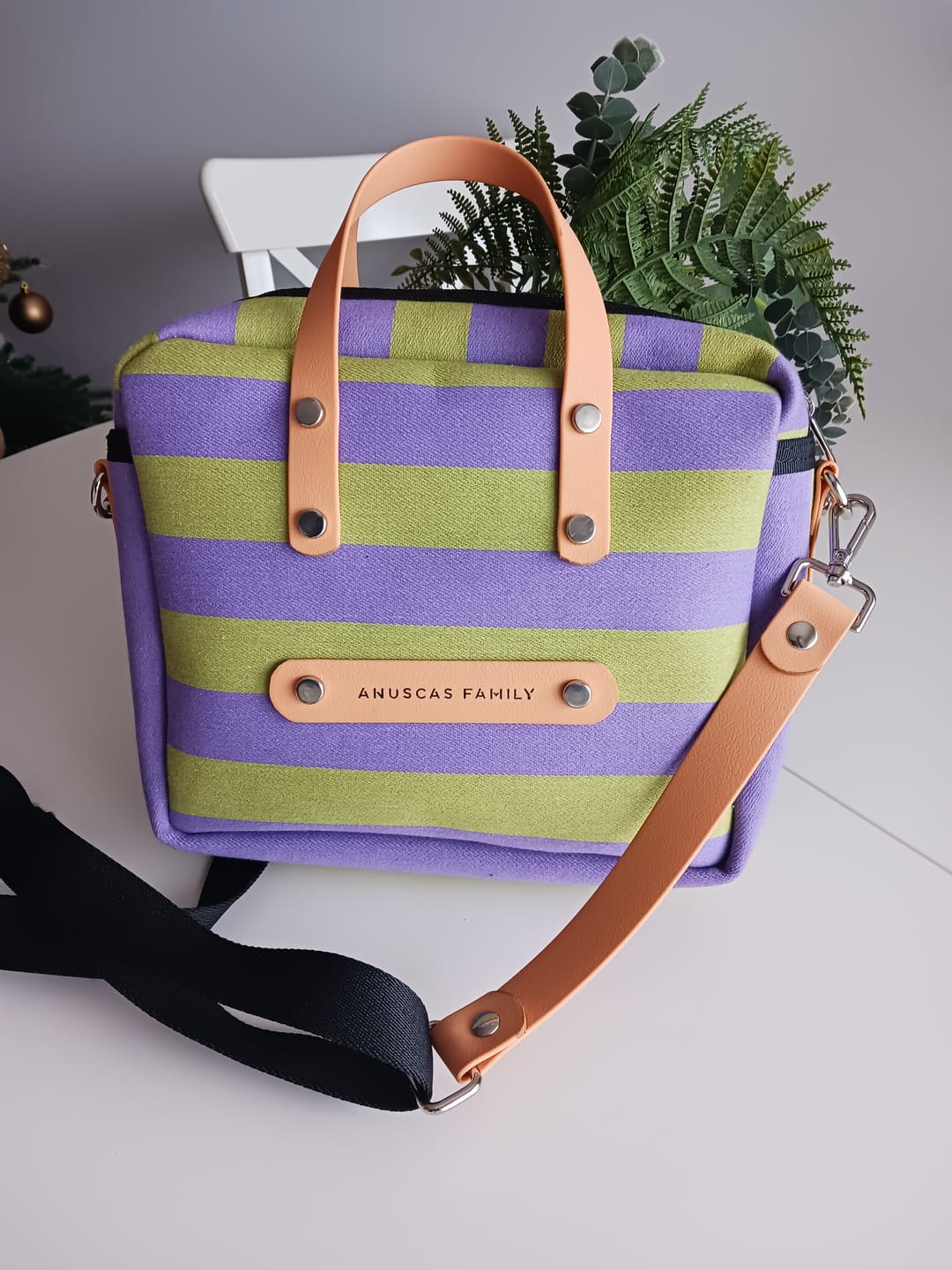 Customer photo review of Bolso Pill Box