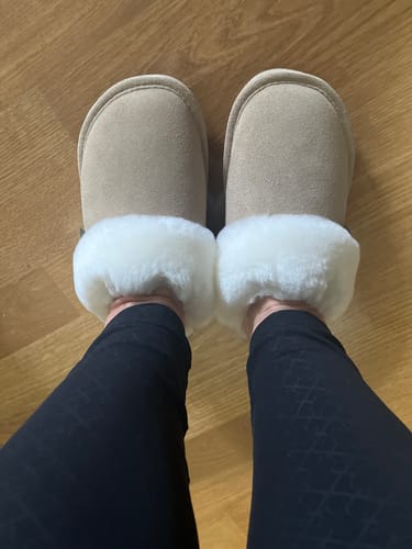 Customer photo review of Women's Sheepskin Scuff