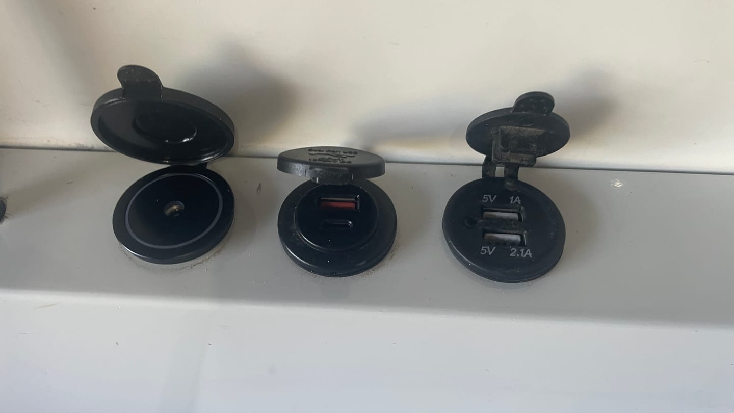 Customer photo review of Starlink Mini 20V Hardwired Power Socket with Integrated Voltage Booster