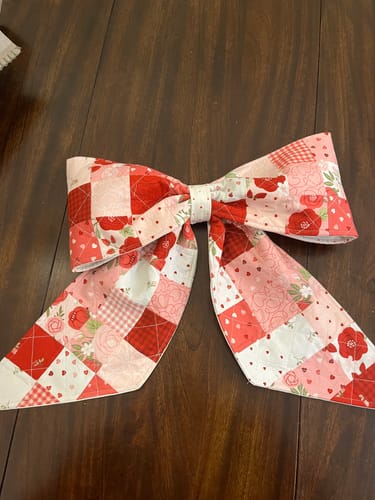 Customer photo review of Vintage Charm Bow - Valentines Patchwork