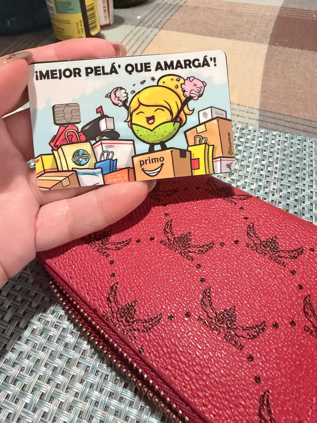 Customer photo review of (Damas) Mejor Pelá' que Amargá' - Sticker para Tarjeta de Crédito