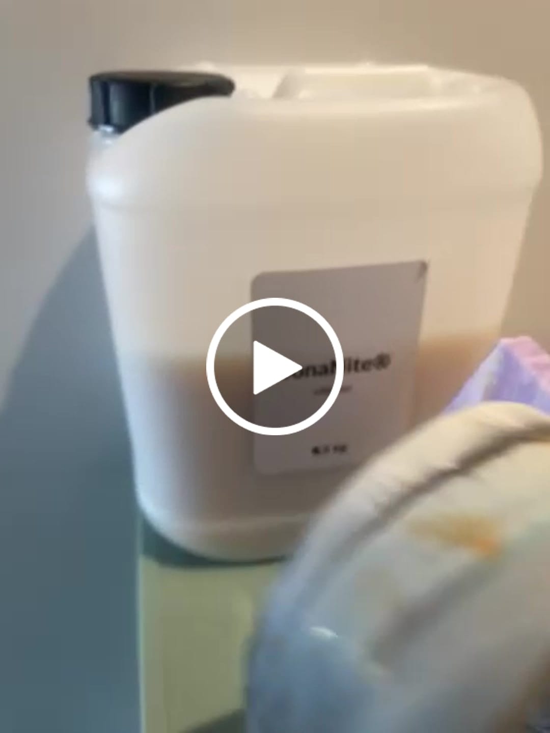 Customer video review of Resina acrílica BonaNite®