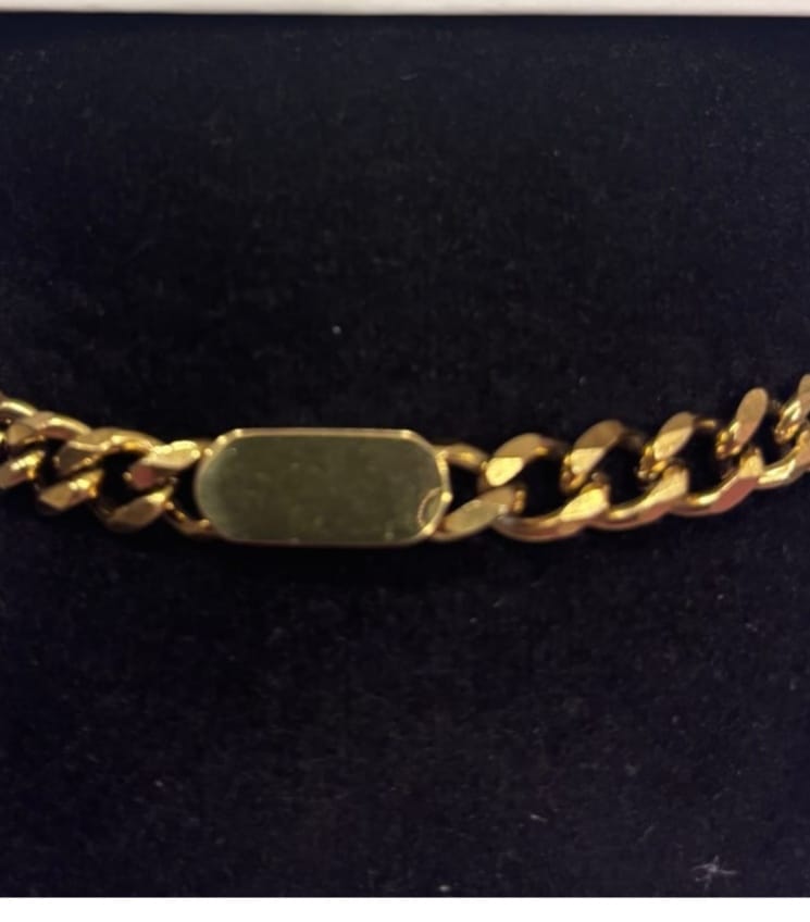 Customer photo review of Small Bar Bracelet