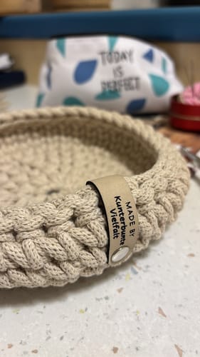 Customer photo review of Personalisierte Labels mit Chicago Screws - Kunstleder-Label mit Schrauben