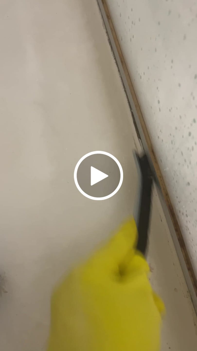 Customer video review of GLASSGUARD® Glass & Mirror Cleaning Wipes