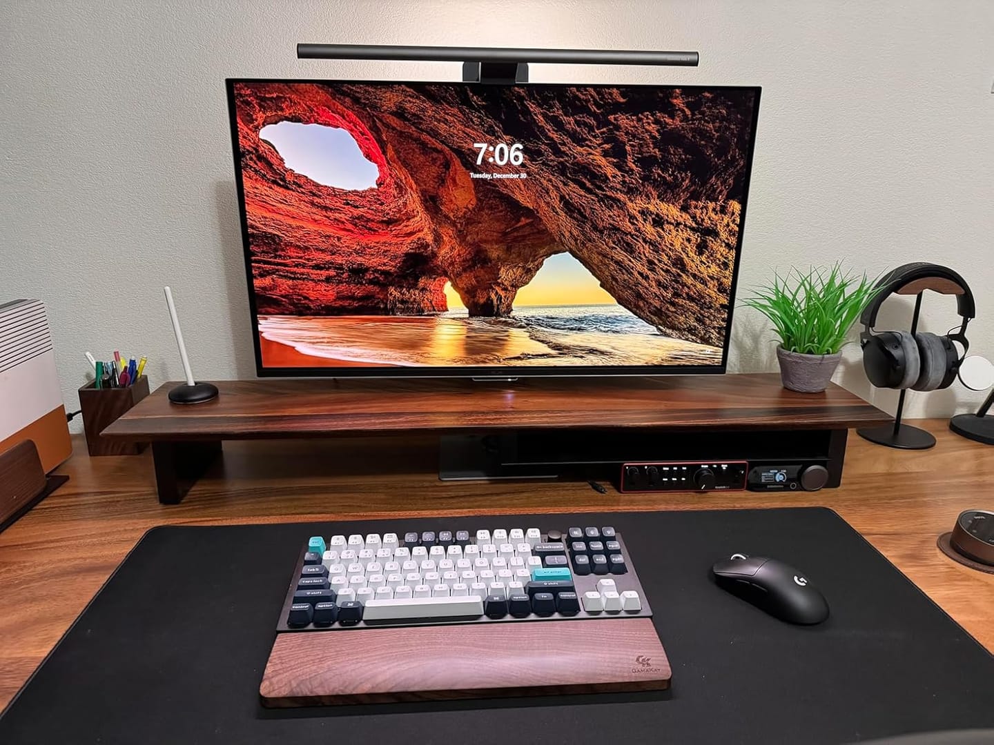 Customer photo review of Monitor Stand