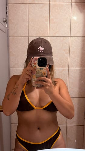 Customer photo review of TOP DE BIKINI TULUM CAFÉ AMARILLO TRIANGULO AJUSTABLE