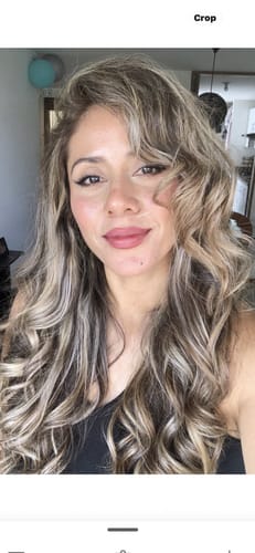 Reviewer in a selfie showing off the long, full lashes from her Lashify Control Kit.