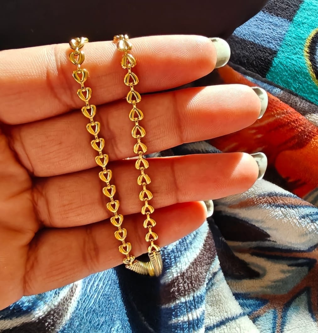 Customer photo review of Heart Link Chain Necklace