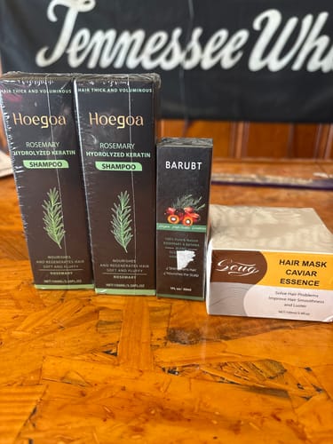 Customer photo review of Viralona Rosemary Shampoo