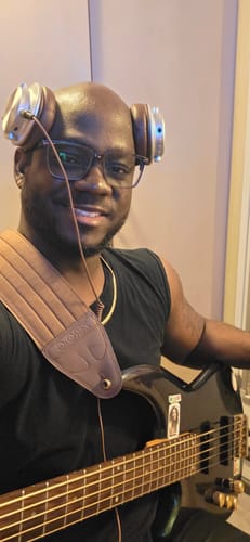 Customer photo review of [NEW] ZERO-G Pro: Guitar & Bass Strap