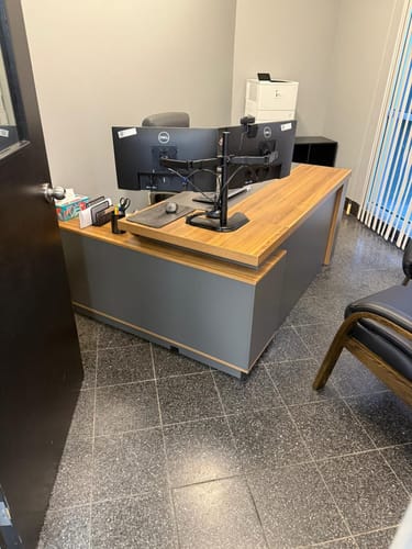 Customer photo review of L-shaped Executive Desk with Spacious Legroom（Stock Items）