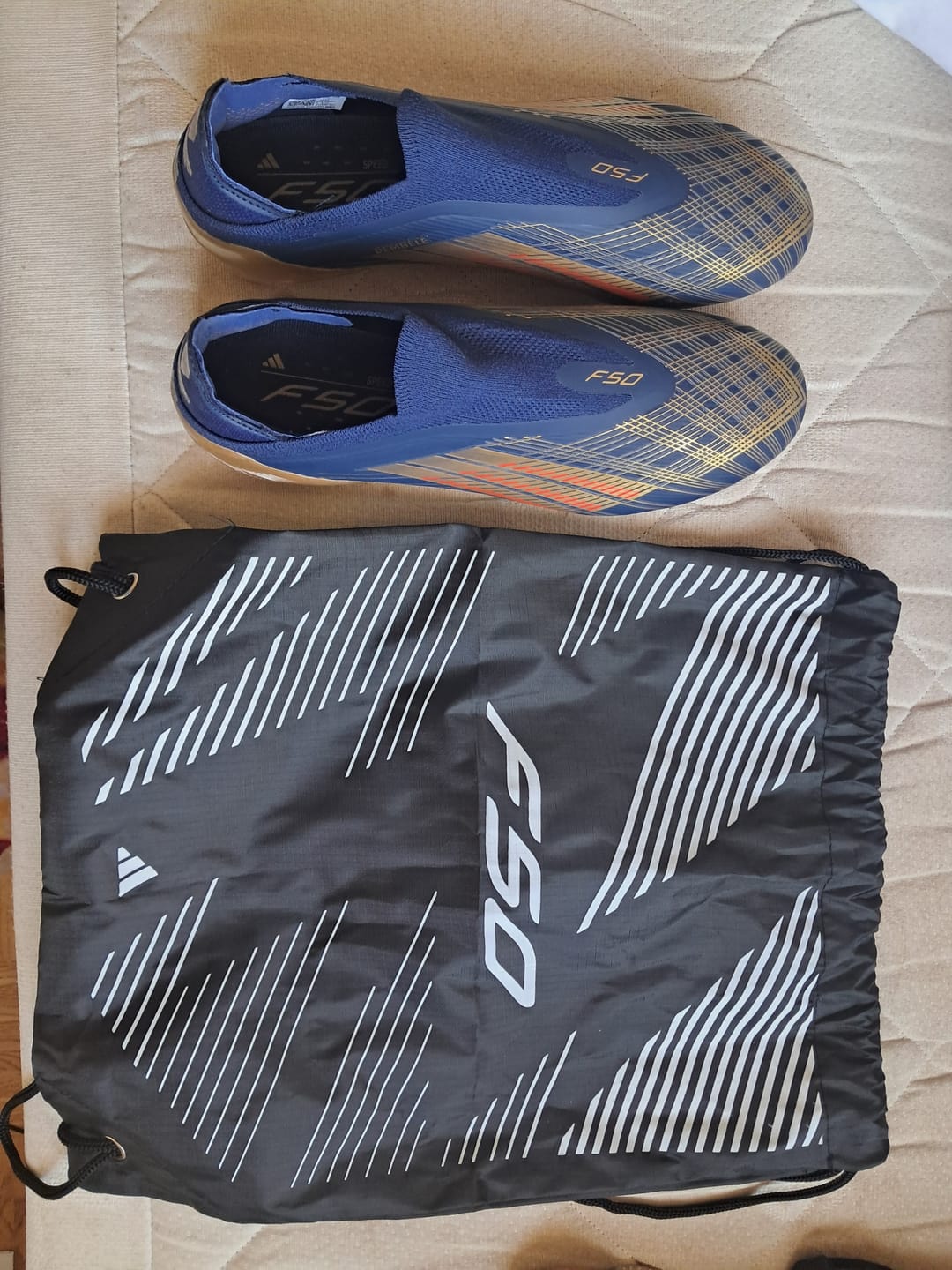 Customer photo review of F50 Laceless FG Édition spéciale OUSMANE DEMBÉLÉ BALLON D’OR - BLEU FONCÉ/OR