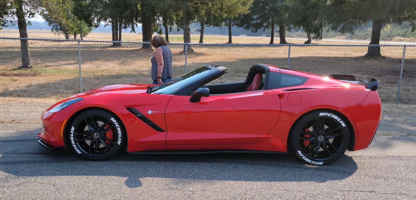 Customer photo review of Corvette C7 Z06 Conversion Side Skirts Rocker Panels