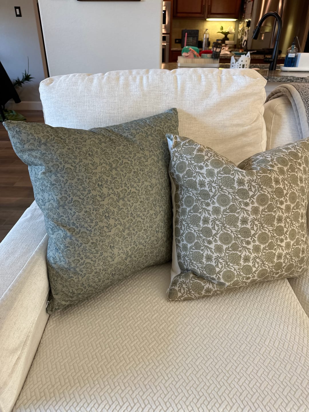 Customer photo review of Leighton in Green - 18" | 22" | 26"