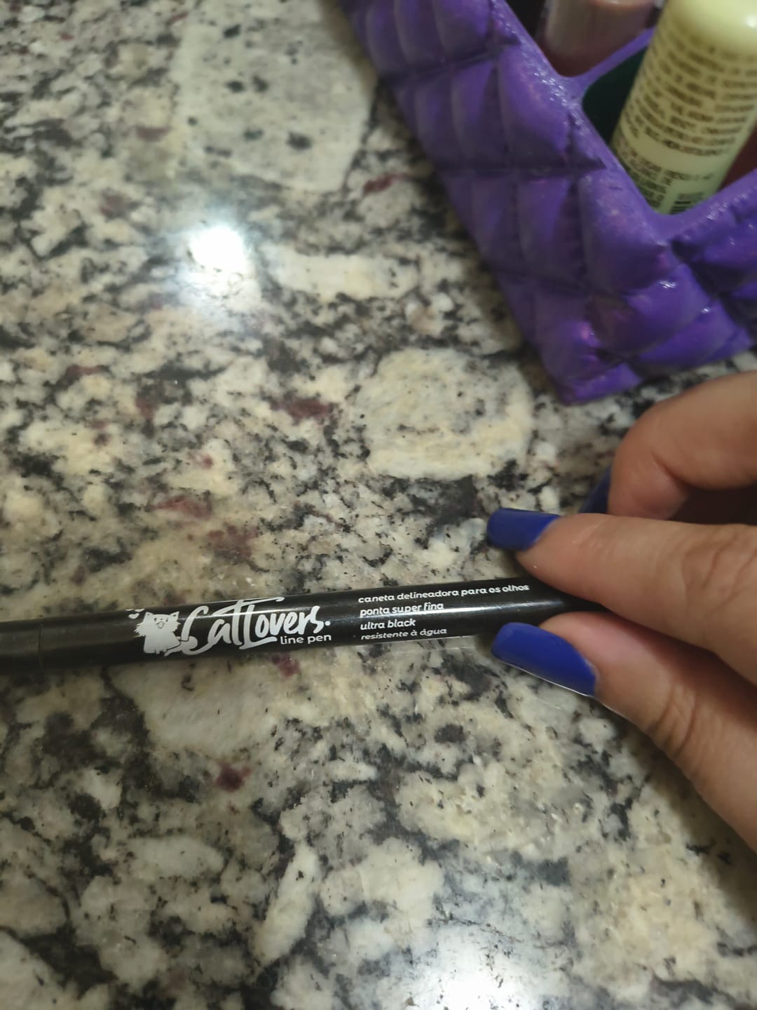 Customer photo review of Lapiseira para Olhos Preta - Cat Lovers - Vizzela