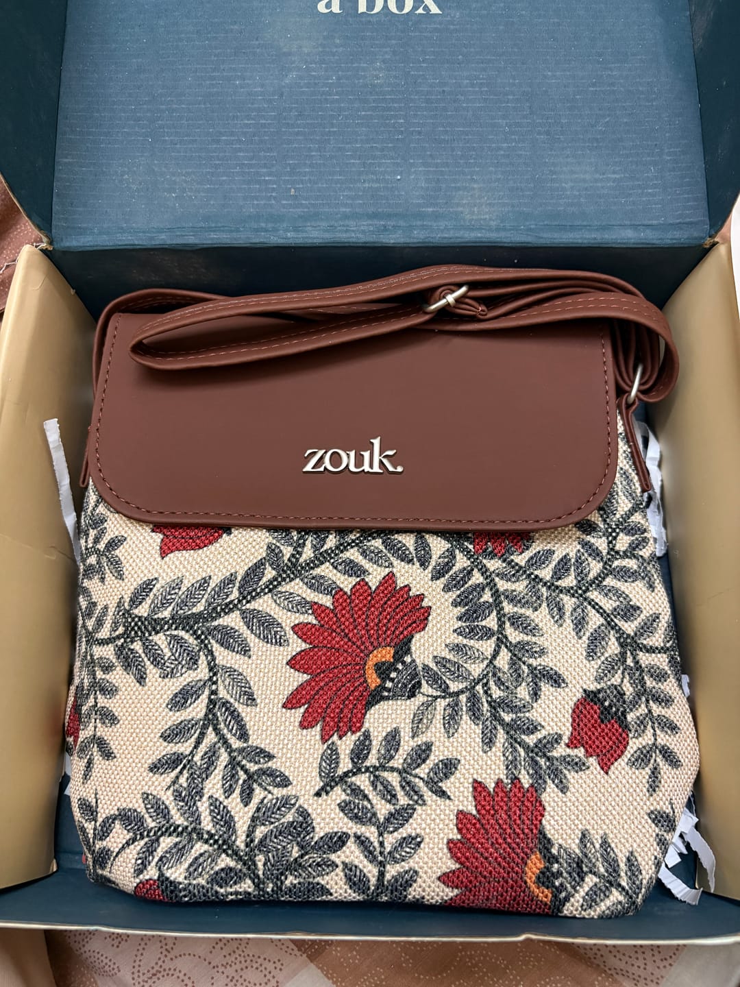 Customer photo review of ZOUK Nawabi Couture Flap Sling Bag X PALMONAS Hearts All Over Bracelet