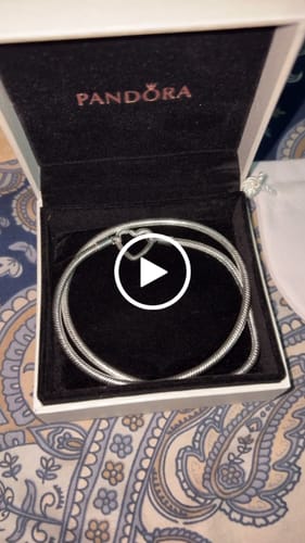 Customer video review of COLLAR CADENA DE SERPIENTE CORAZON PANDORA PARA CHARMS PLATA 925