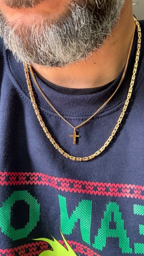 Customer photo review of CROSS CHAIN | 18K Gold