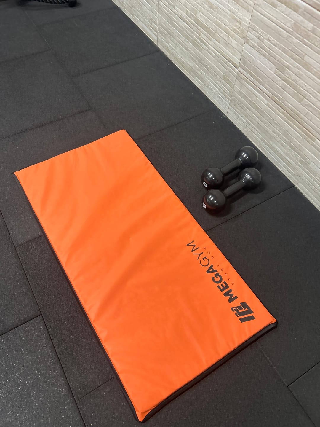 Customer photo review of Colchonete De Academia 90x45x2 Para Treino Pilates Funcional