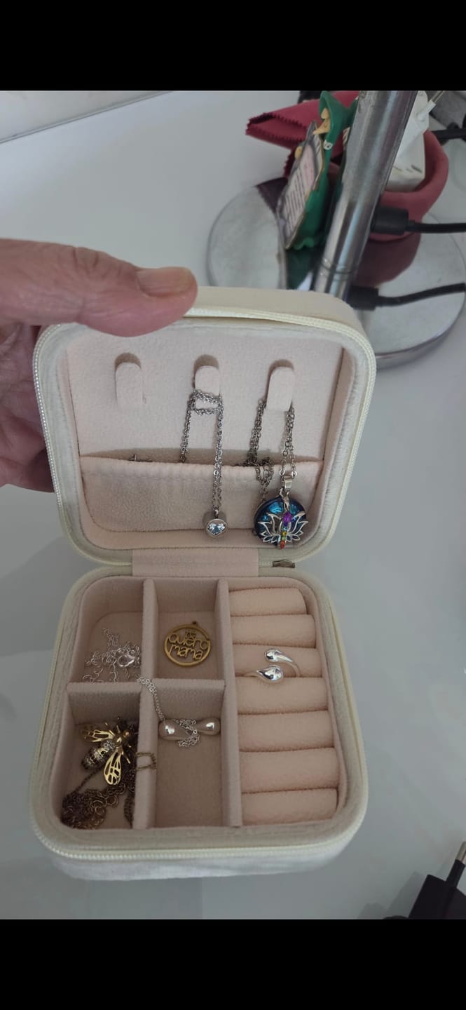 Customer photo review of JOYERO GRATIS