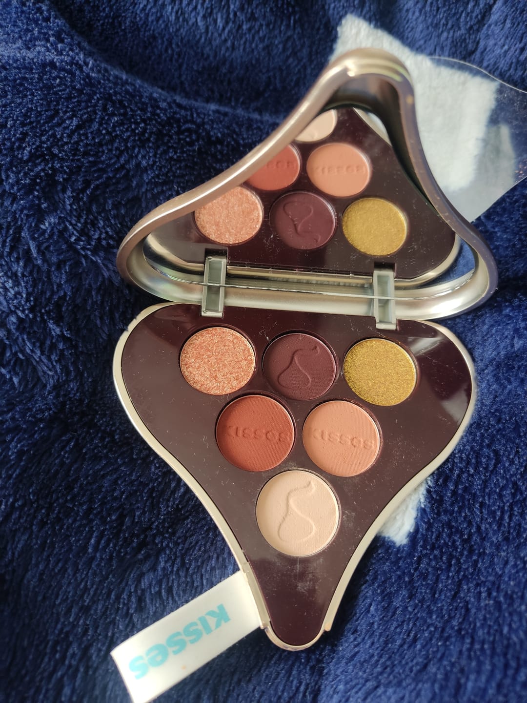 Customer photo review of Paleta de Sombras Kisses 6 tonos "Almond"