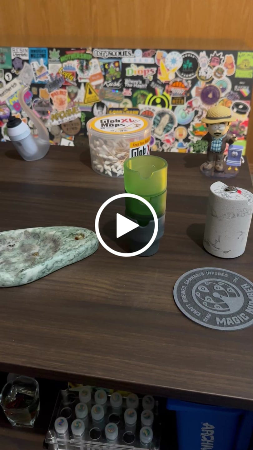 Customer video review of Flower Pots Ashtray Set