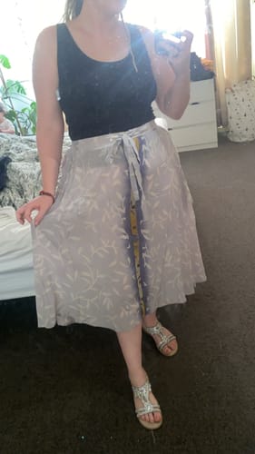 Customer photo review of Sarita Silk Skirt XL (6563)