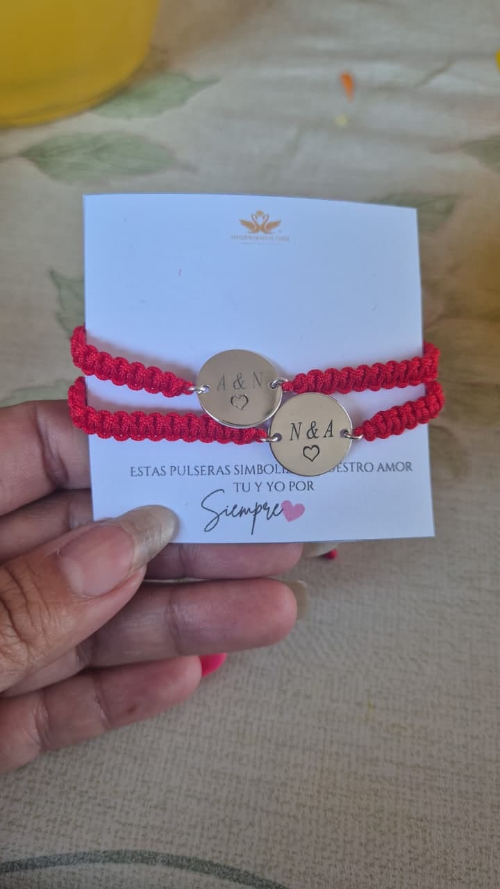 Customer photo review of Set pulseras parejas tu y yo plata 950 (Grabado de Iniciales)