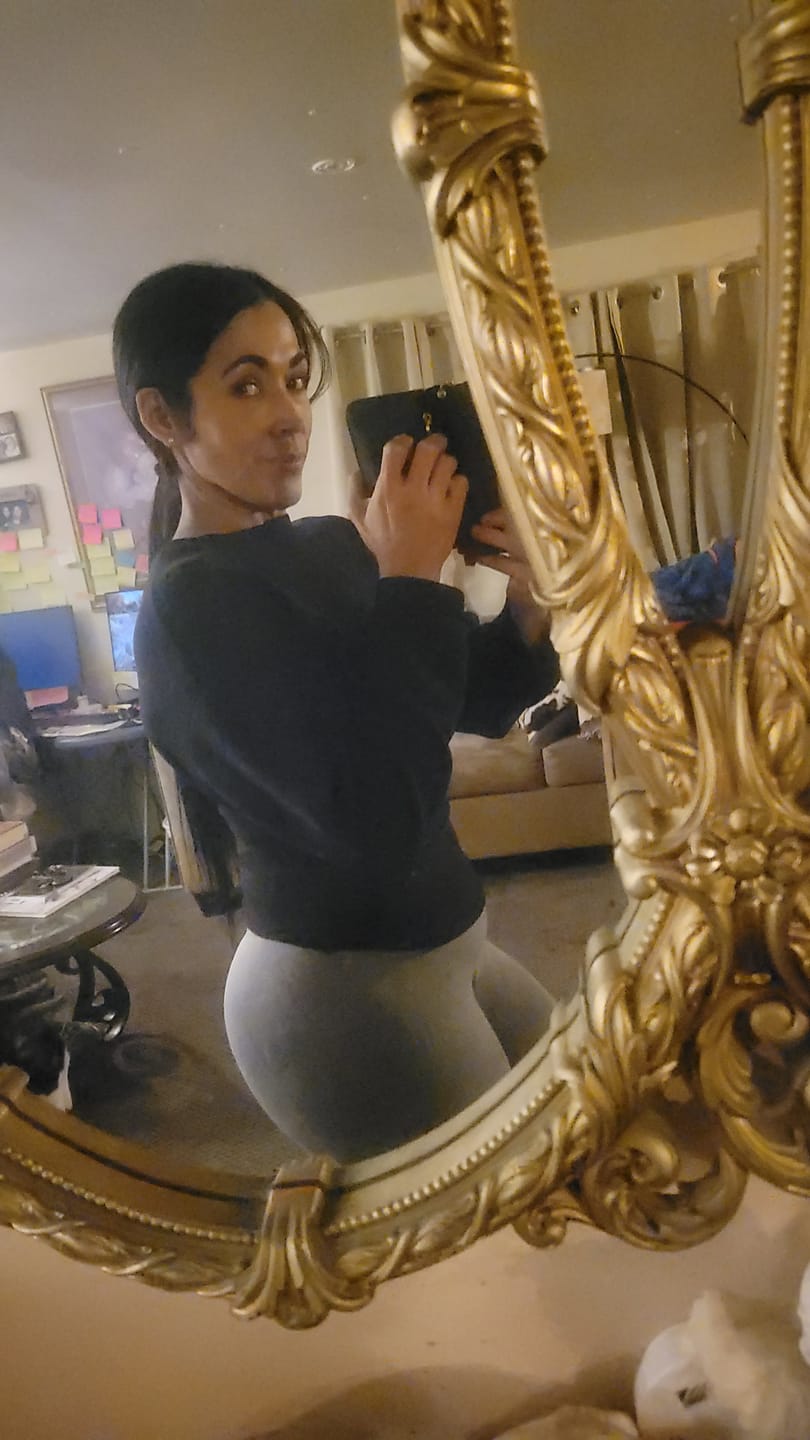 Customer photo review of SoftSculpt Leggings