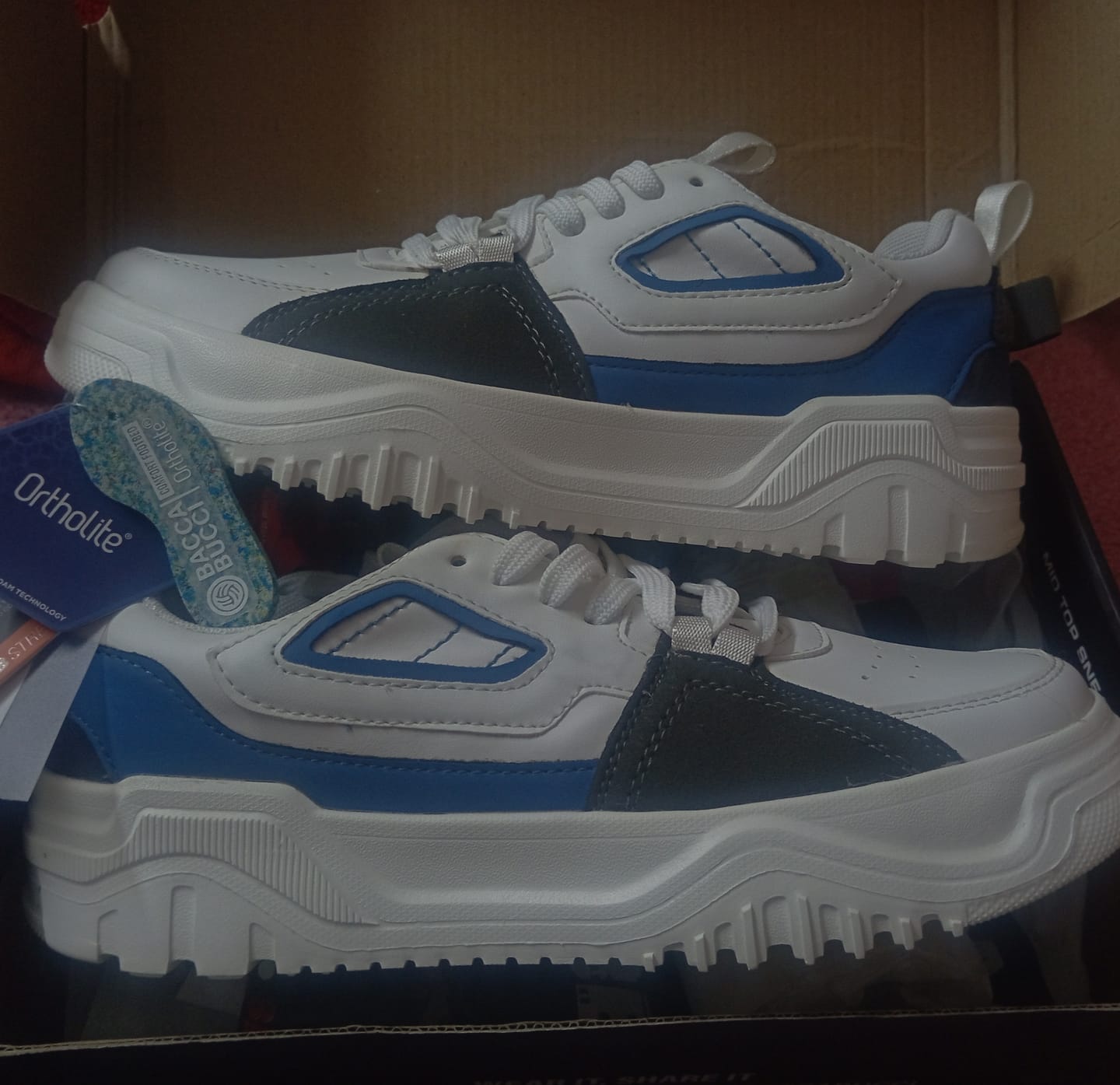 Customer photo review of Bacca Bucci EVOLVE - The Ultimate Low-Top Sneakers for Men
