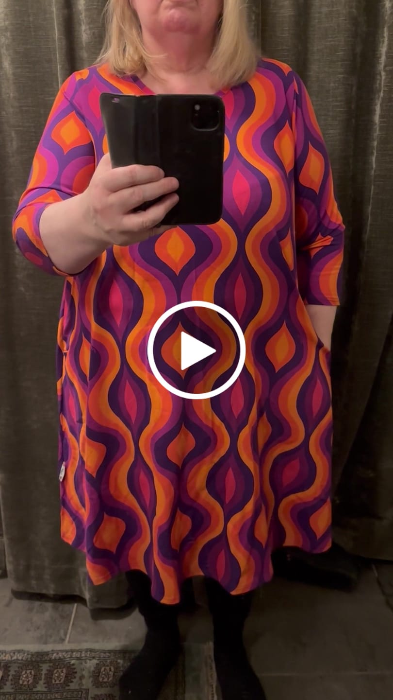 Customer video review of A-linjeklänning Venus by Rino