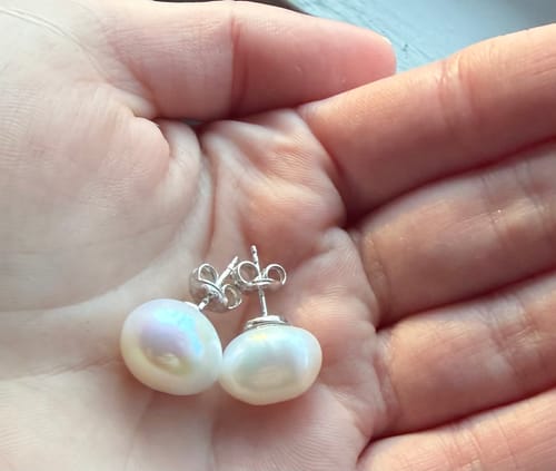 Customer photo review of Sensuelle Raw Silver Earring
