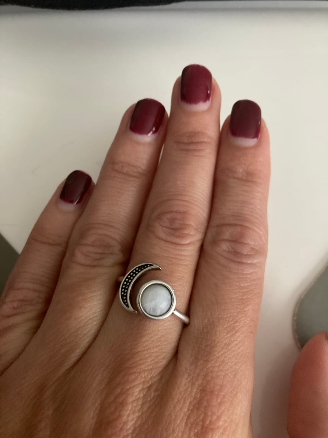 Customer photo review of Bague Ajustable "Séléné" en Pierre de Lune