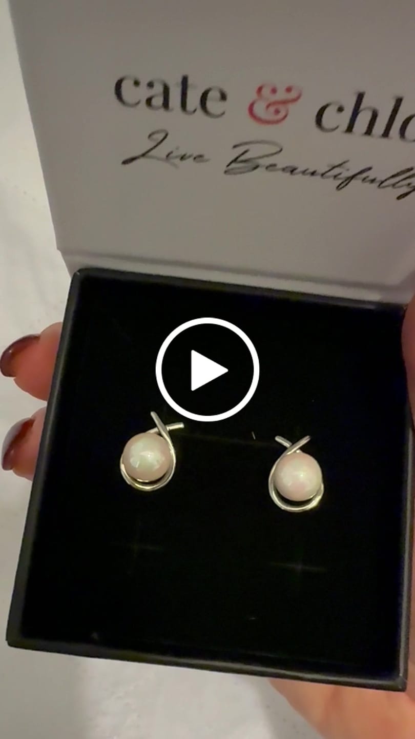 Customer video review of Greta 18k White Gold Plated Tear drop Pearl Stud Earrings