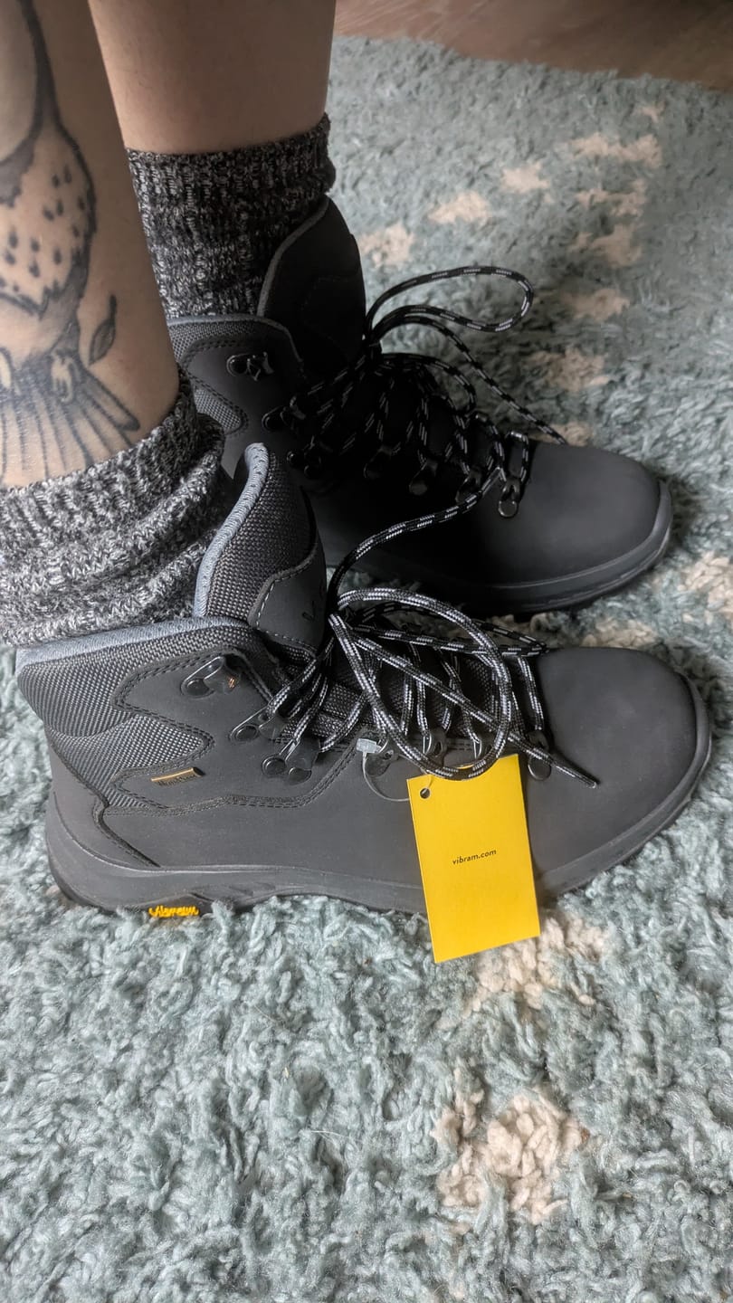 Customer photo review of Arti Hiker Boots