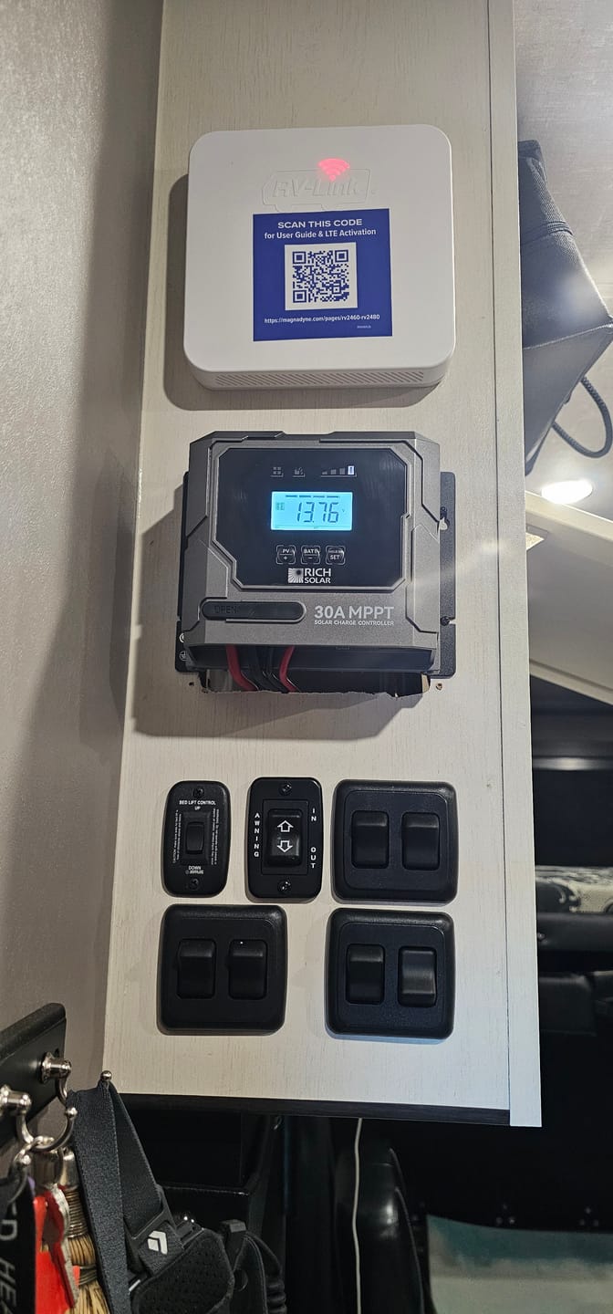 Customer photo review of BRAVO 30 | 30 Amp MPPT Solar Charge Controller | Premium 30A 12V/24V MPPT Solar Controller for RVs, Trailers, Campers, Vans, Boats, Off-Grid | Awarded #1 Solar Controller 2025