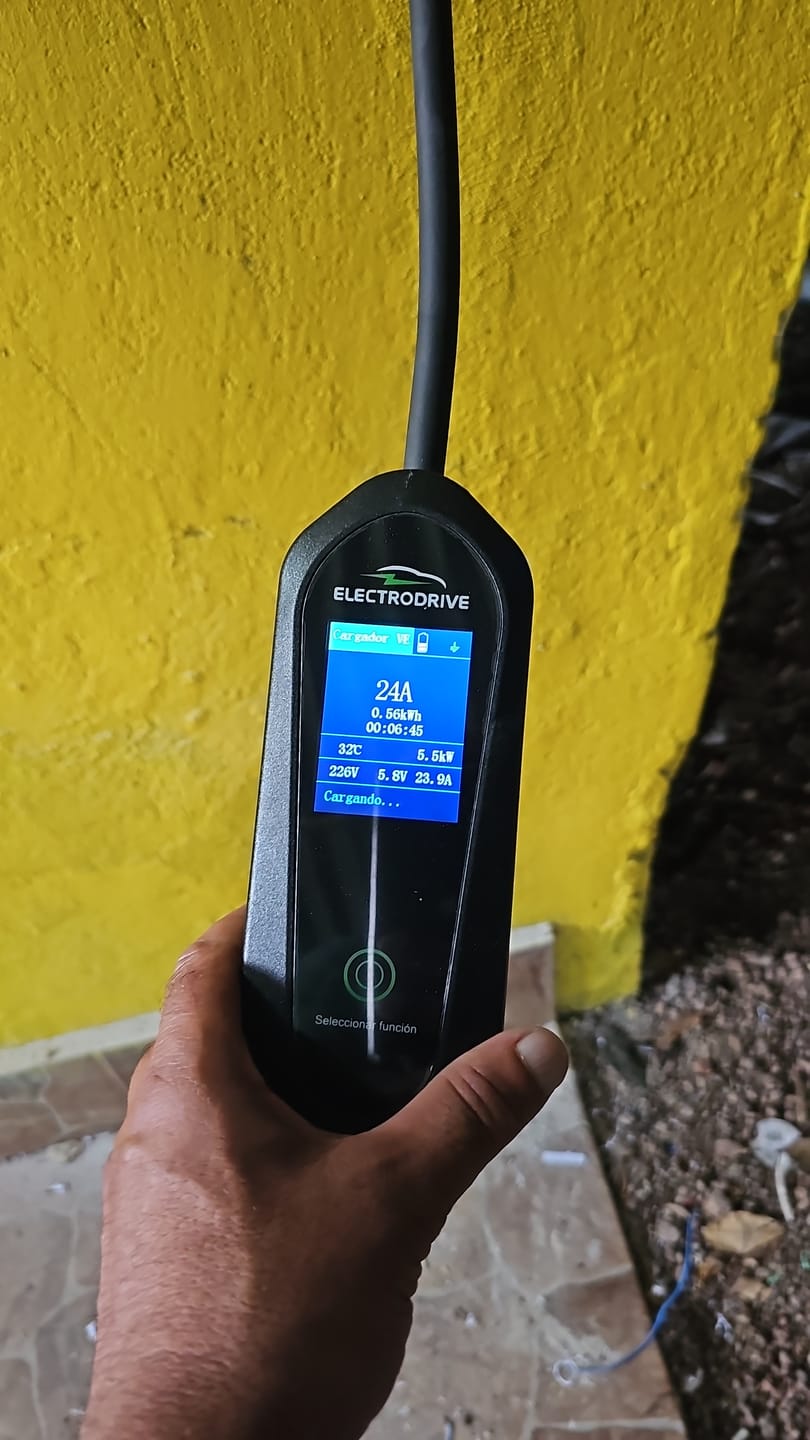 Customer photo review of Cargador Para Auto vehículo Eléctrico 7 kW Tipo 2 Wallbox
