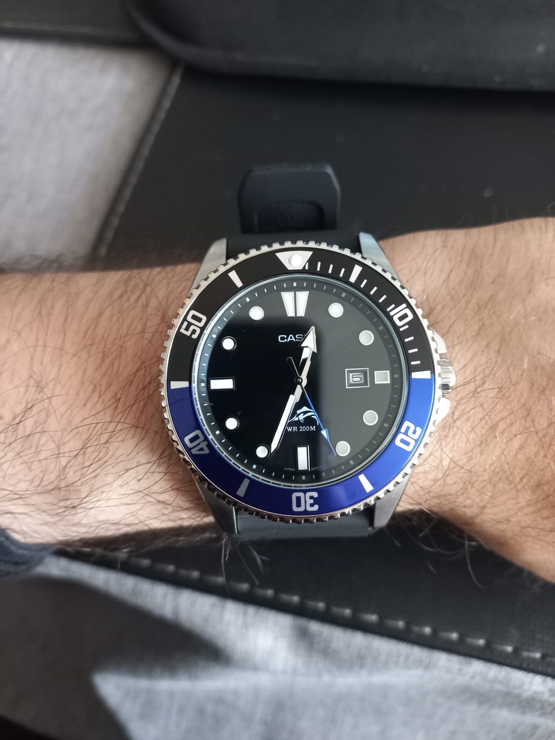 Customer photo review of Reloj Casio Submariner Marlin Duro MDV-106B-1A1VCF Batman Buceo [EXCLUSIVO]