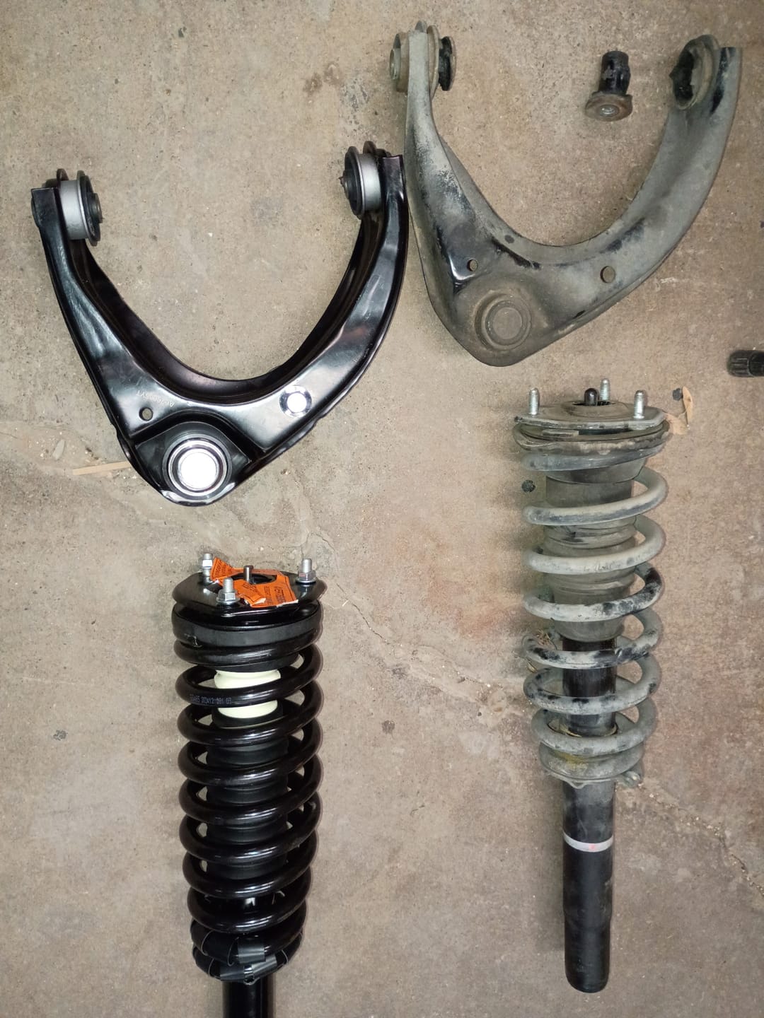Customer photo review of 2Pcs Front Complete Shock Absorber for 2010-2012 Ford Fusion, 2010-2011 Mercury Milan