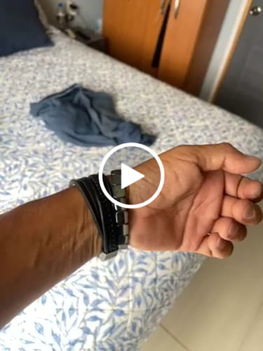 Customer video review of Pulsera Hora Hematita